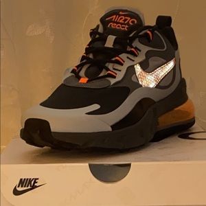 Nike react wolf grey size 9